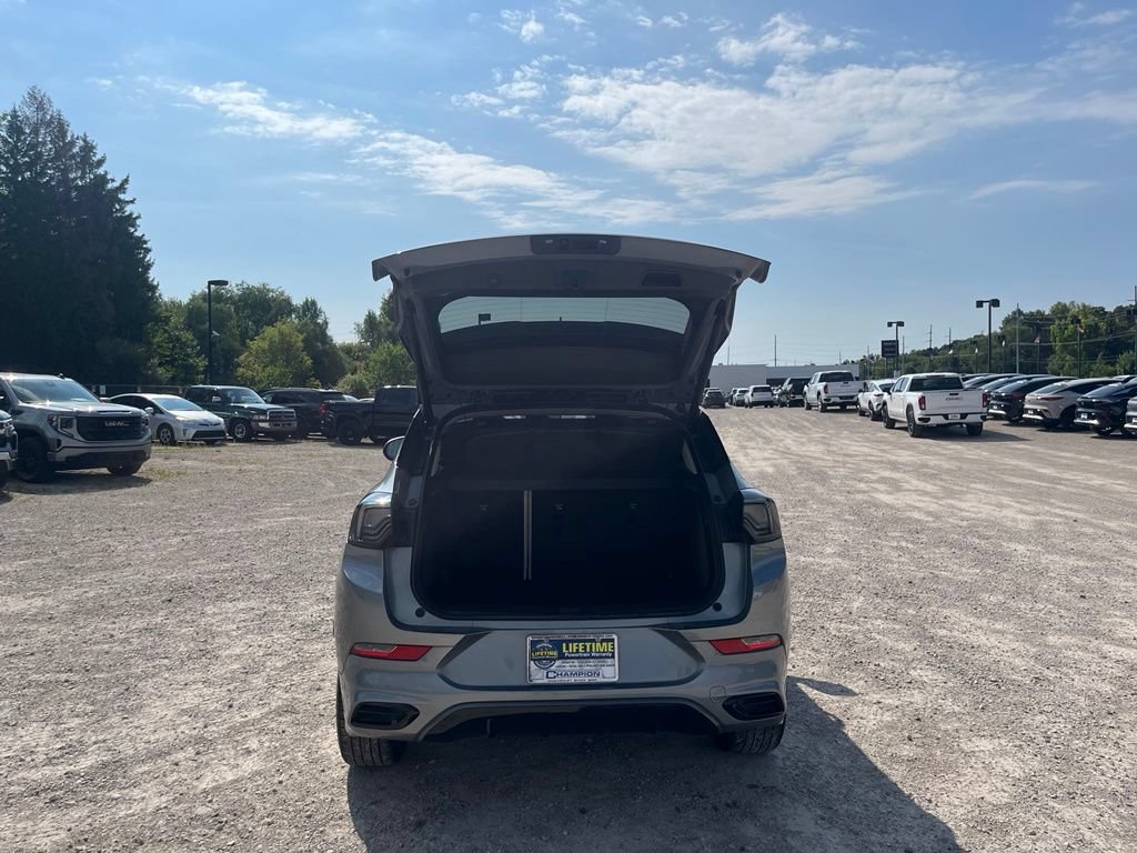 Used 2024 Buick Encore GX Avenir w/ Avenir Convenience Package AWD/4WD image 9