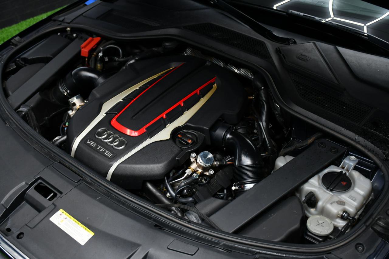 Used 2013 Audi S8 AWD/4WD image 14