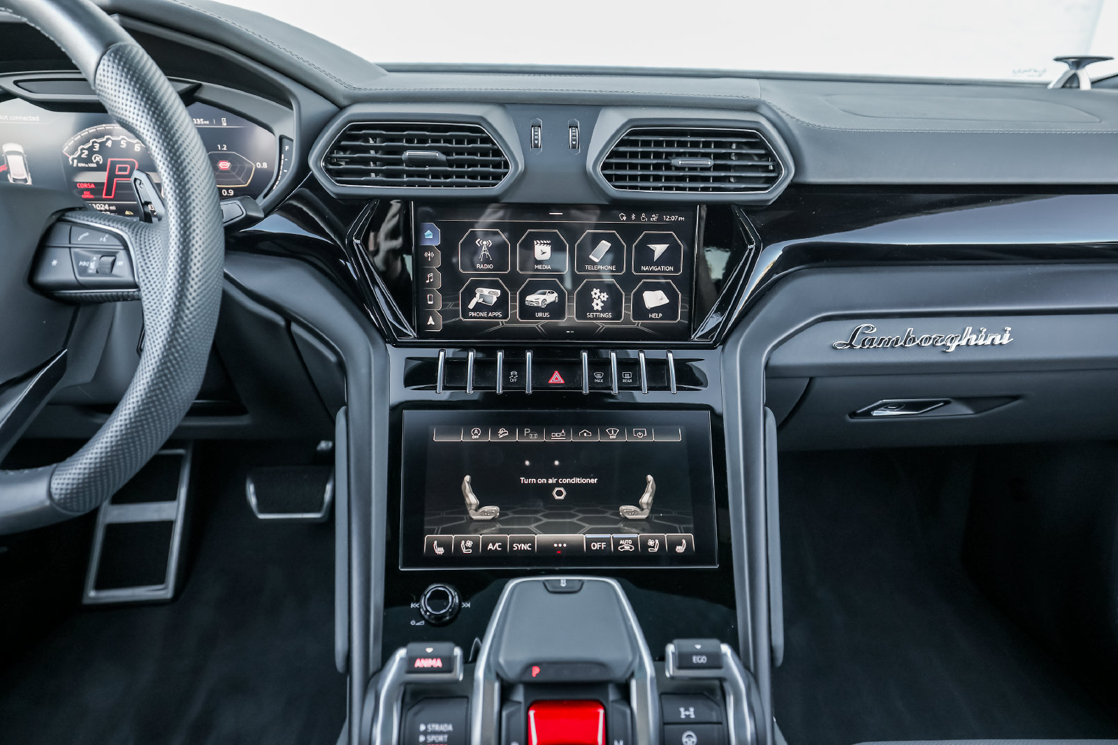 Used 2021 Lamborghini Urus AWD/4WD image 32