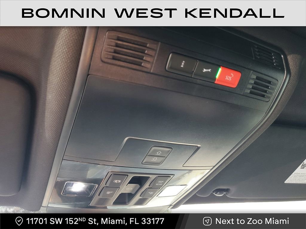 Used 2022 Volkswagen Tiguan SE R-Line image 25