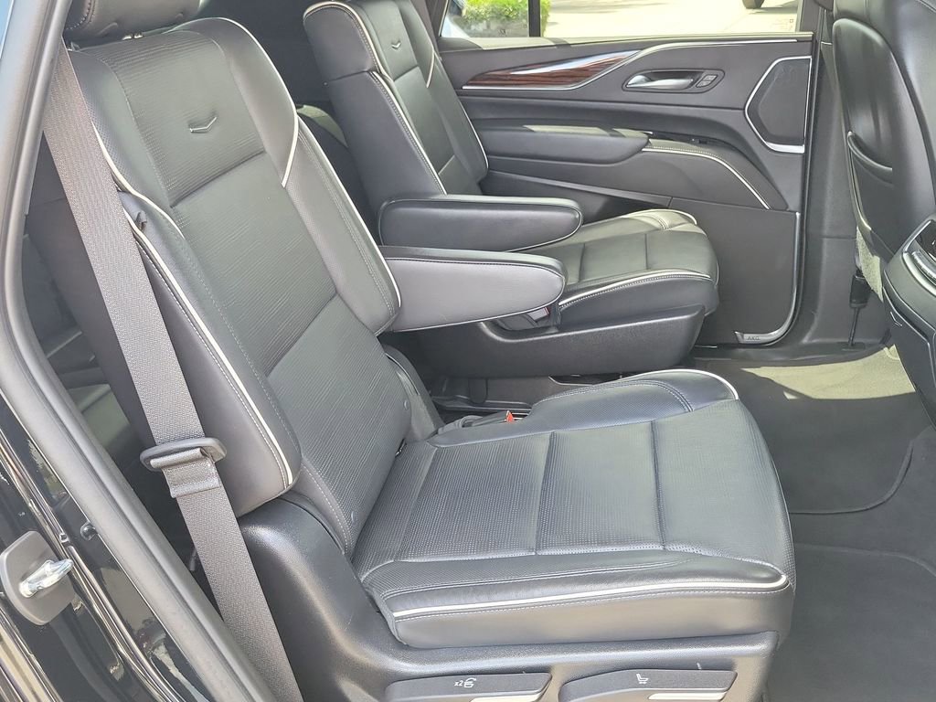 Certified 2022 Cadillac Escalade Premium Luxury image 27