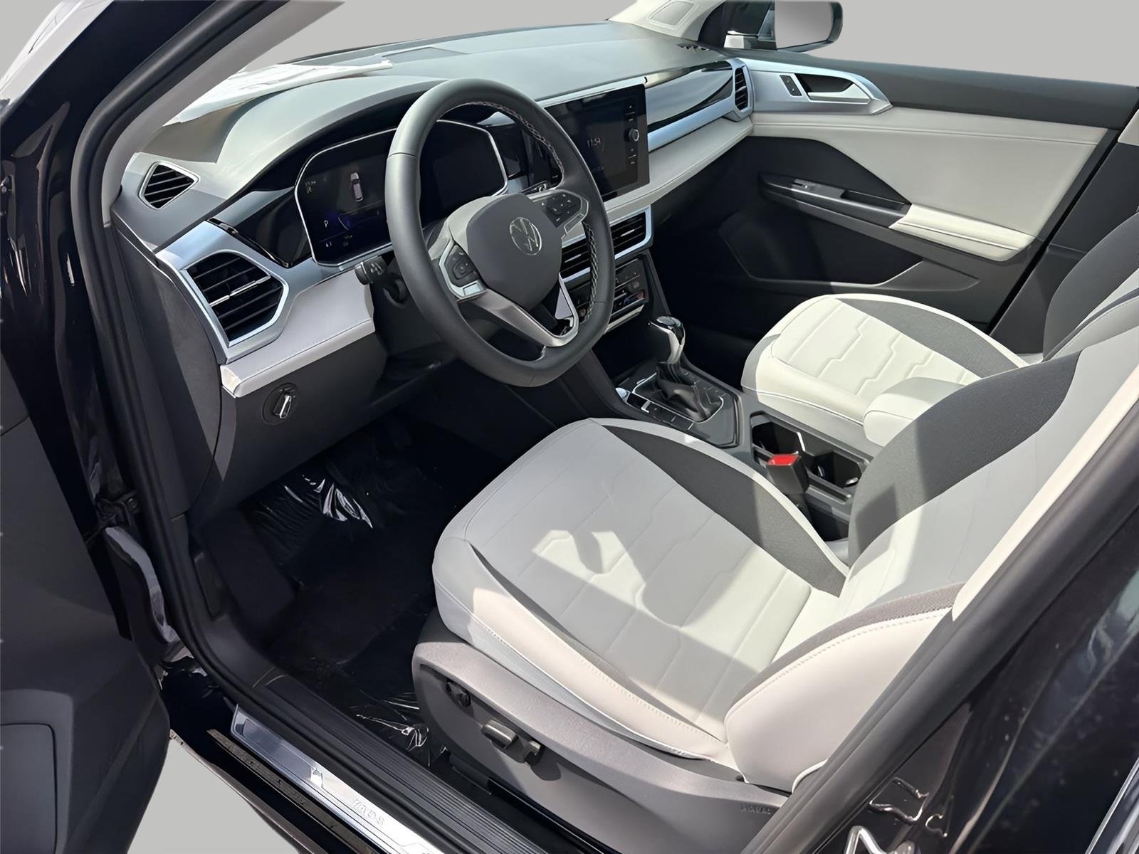 New 2026 Volkswagen Taos SE FWD image 11