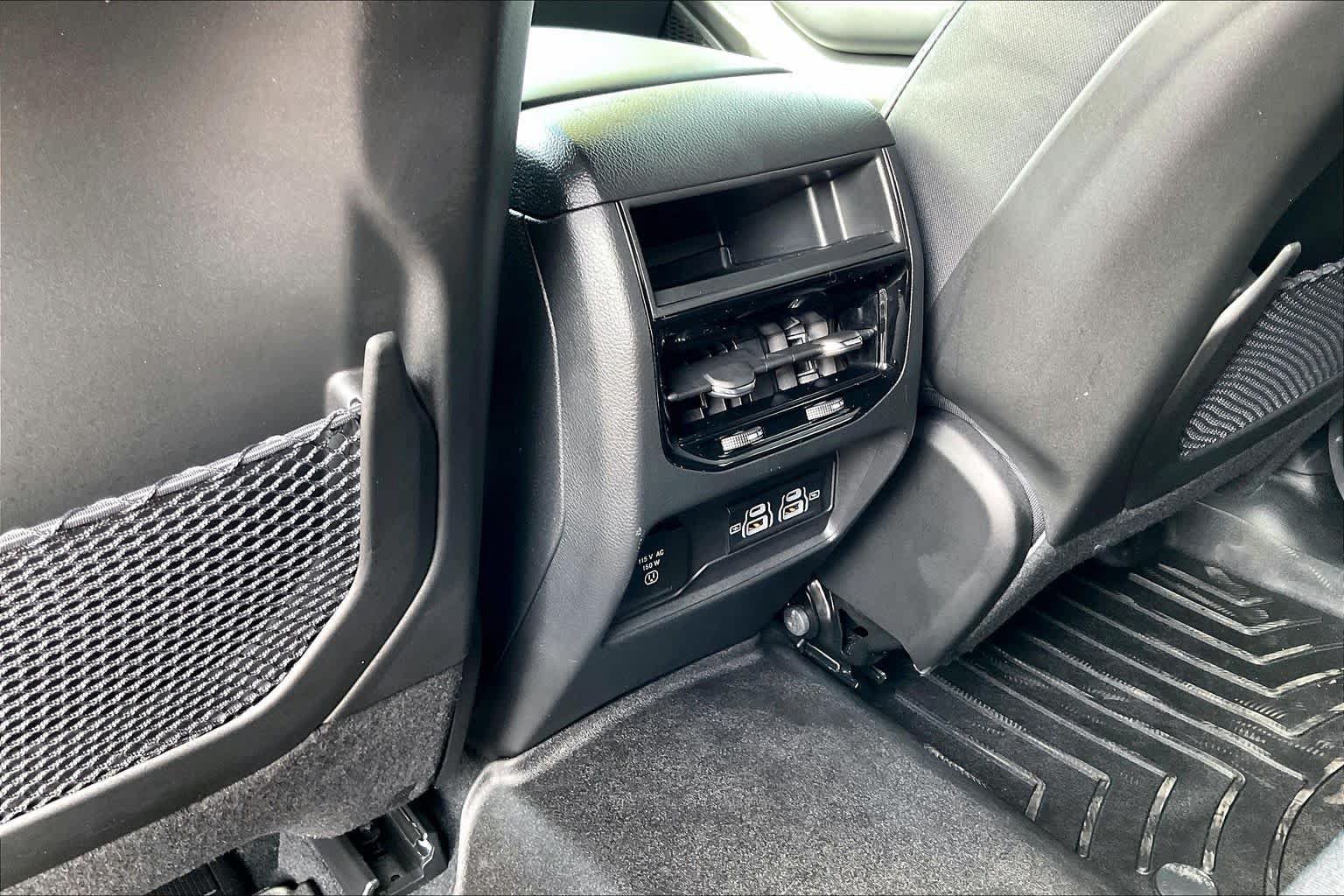 Used 2025 Jeep Grand Cherokee Laredo X w/ Luxury Tech Group I RWD image 33