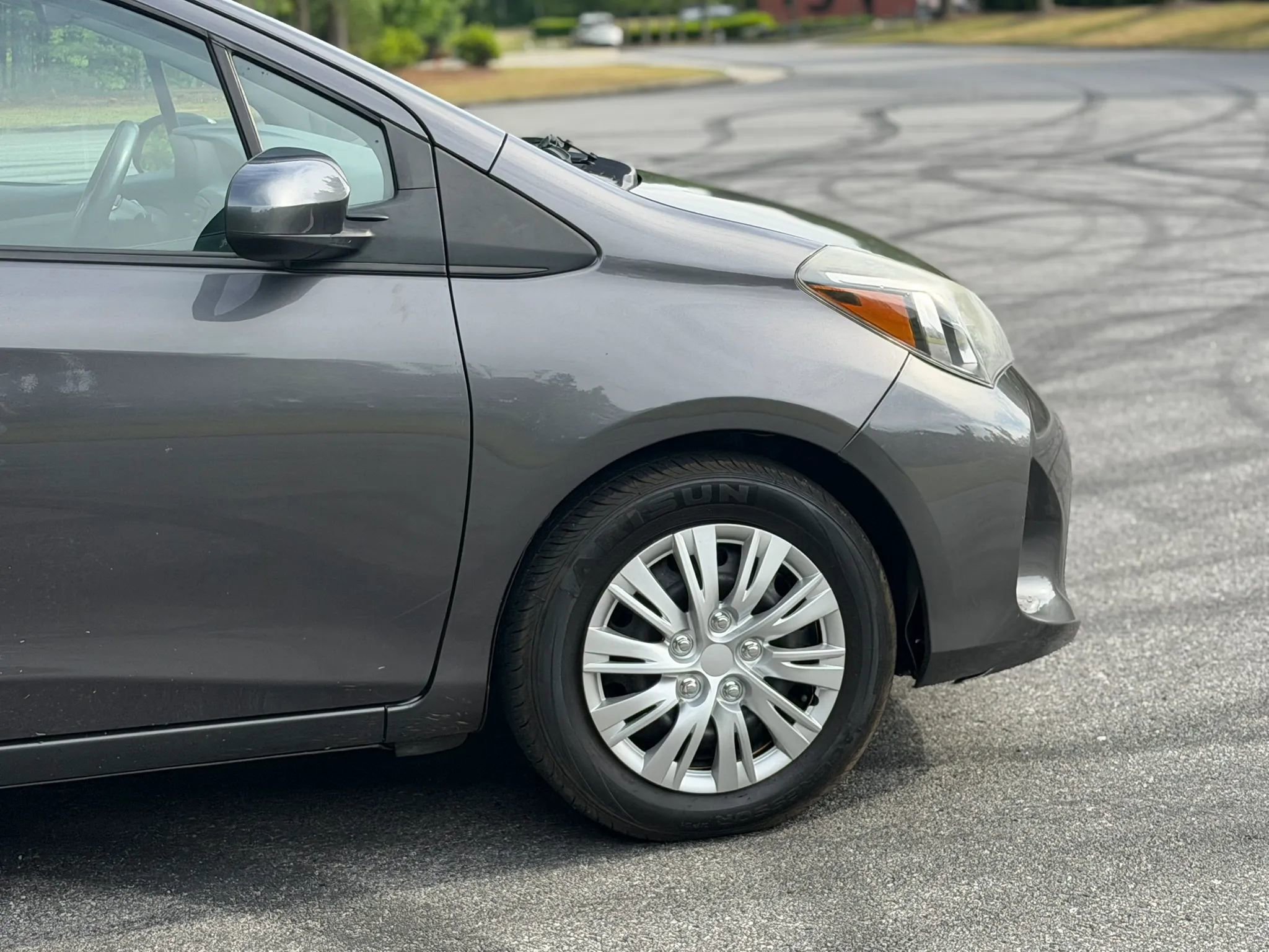 Used 2017 Toyota Yaris L FWD image 9