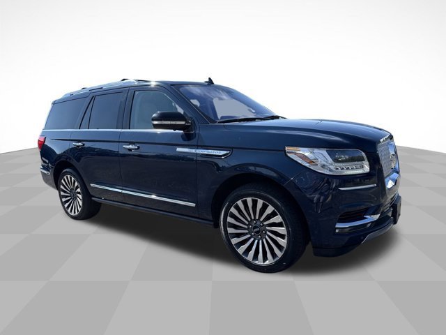 Used 2019 Lincoln Navigator Reserve image 3