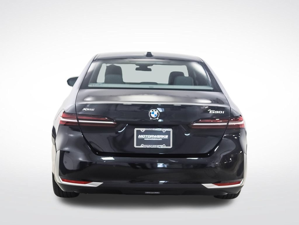 Used 2026 BMW 530i xDrive AWD/4WD image 4