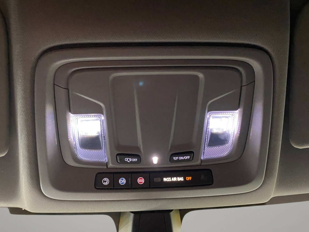 Used 2020 Chevrolet Silverado 1500 Custom w/ Custom Value Package image 13