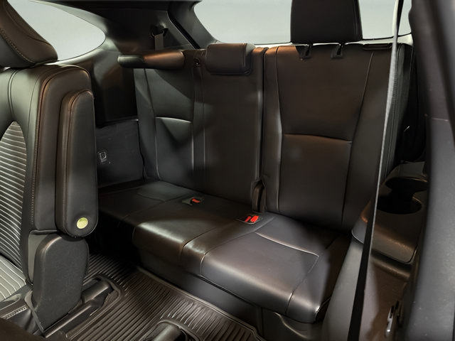 Used 2022 Toyota Highlander XSE FWD image 31