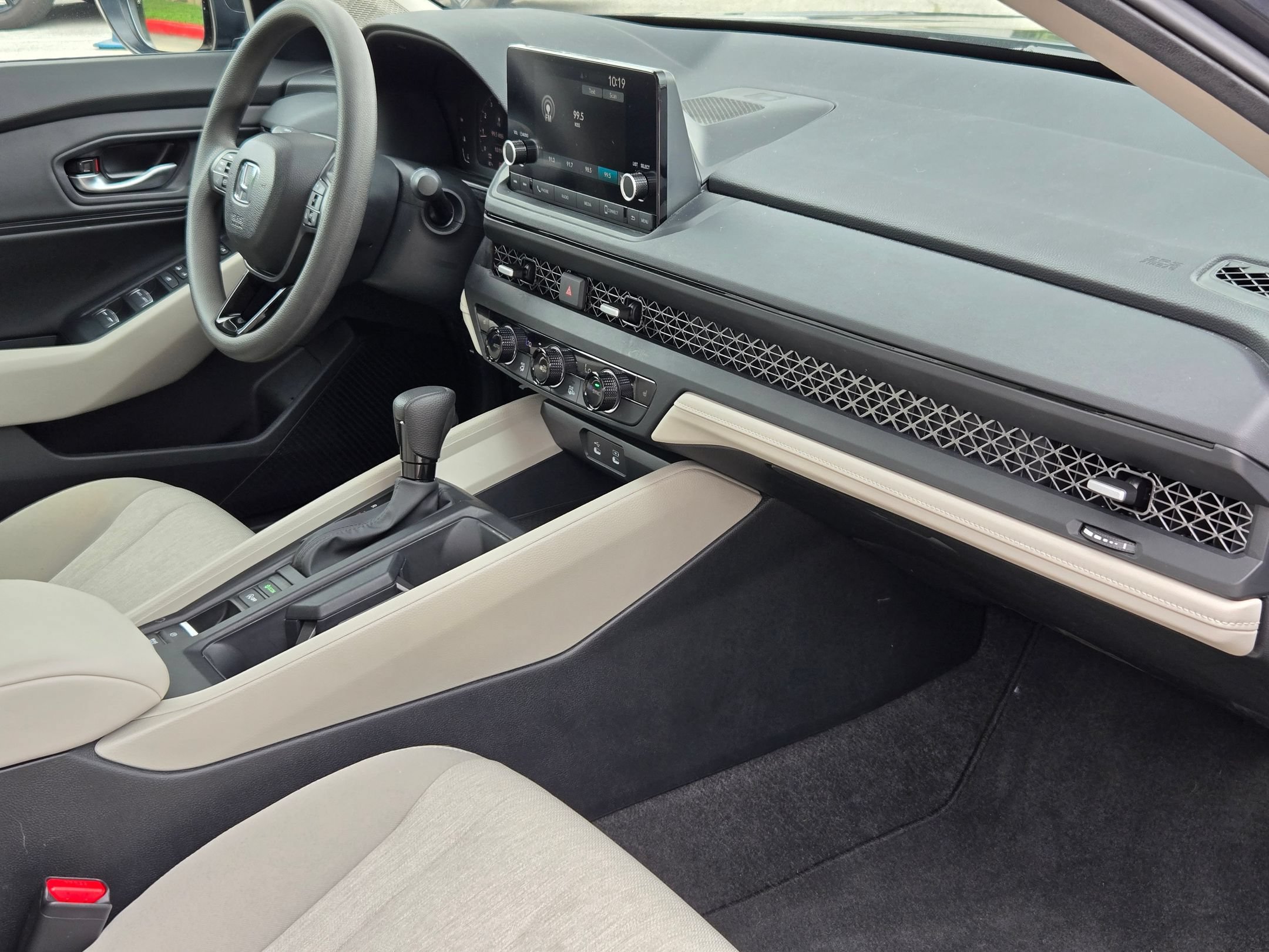 Used 2025 Honda Accord SE image 30