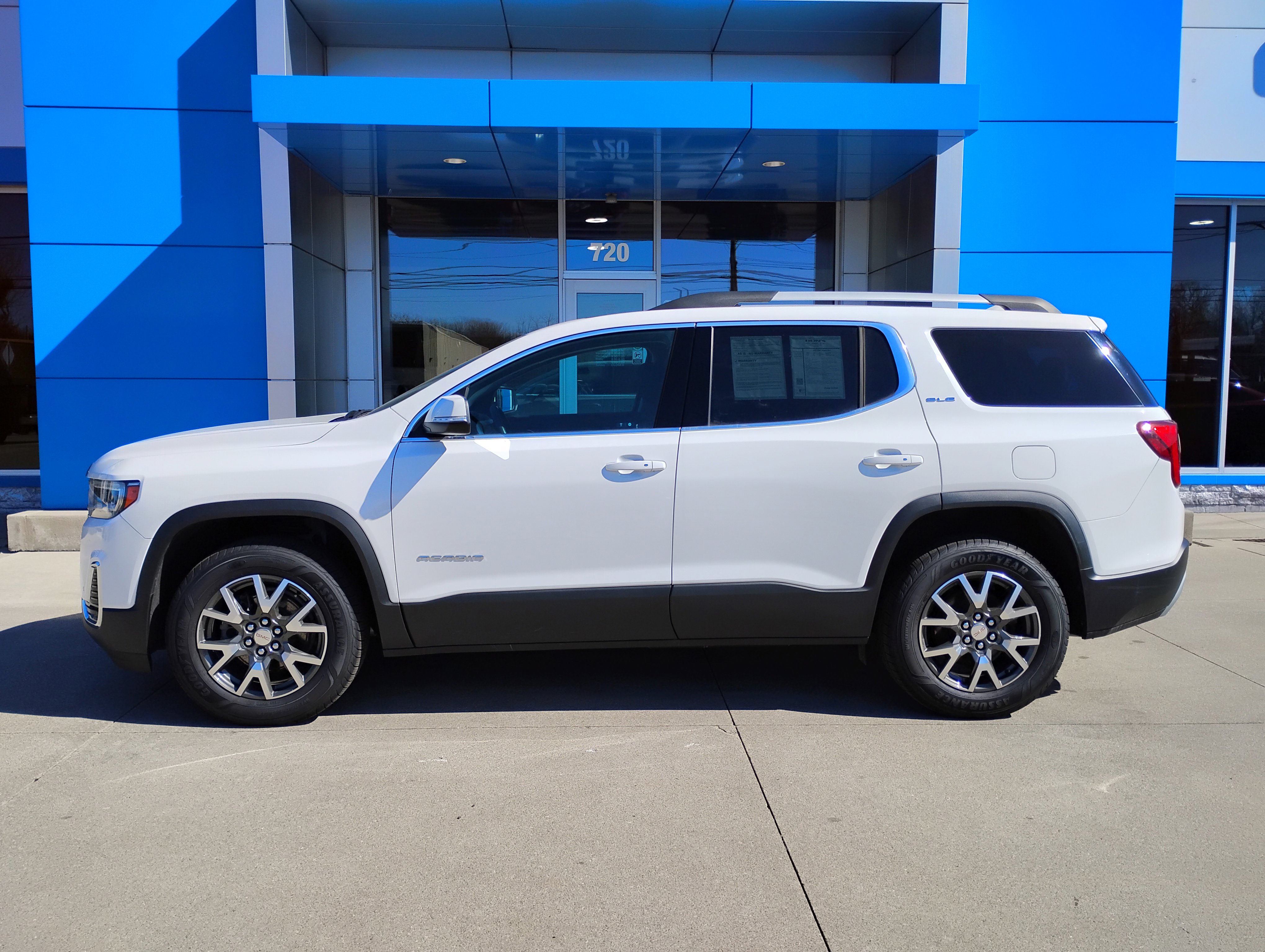 Used 2022 GMC Acadia SLE w/ Driver Convenience Package image 32