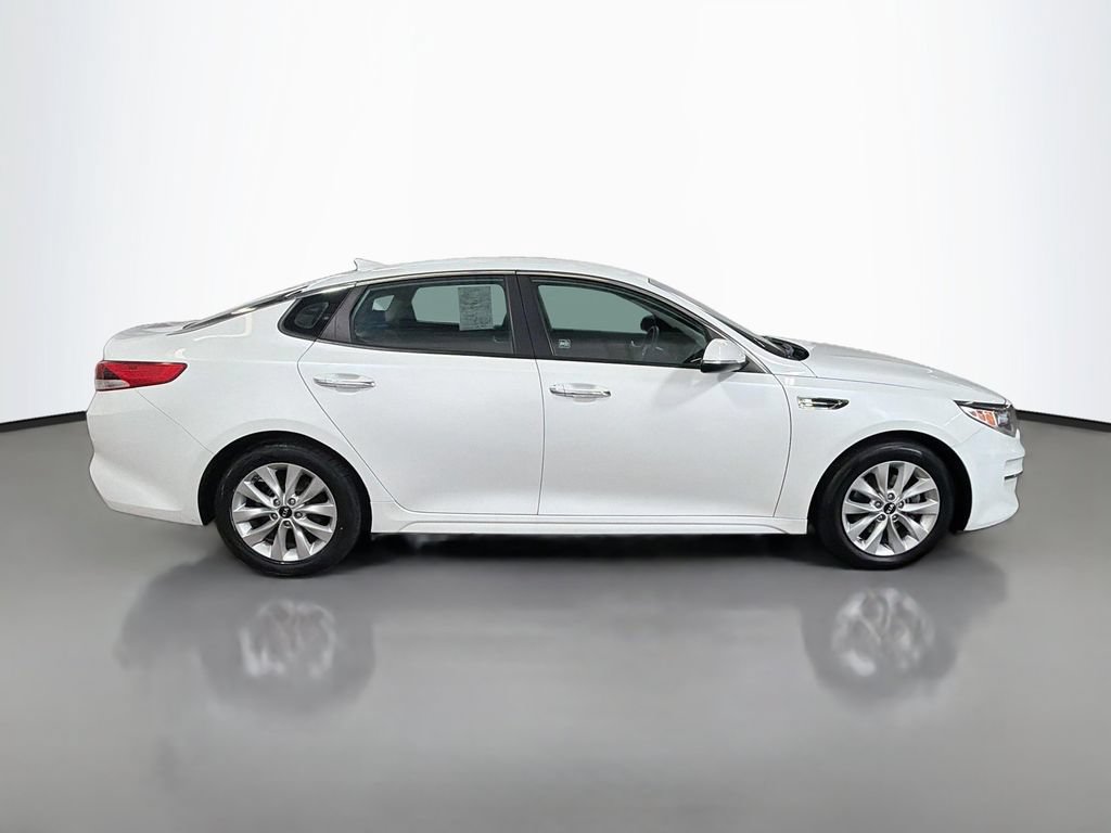 Used 2017 Kia Optima LX FWD image 10