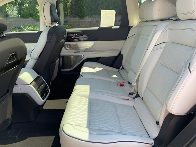 New 2025 Lincoln Nautilus Black Label w/ Jet Appearance Package image 18