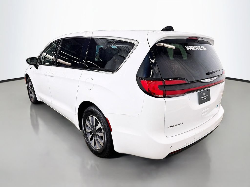 Used 2024 Chrysler Pacifica Limited FWD image 7