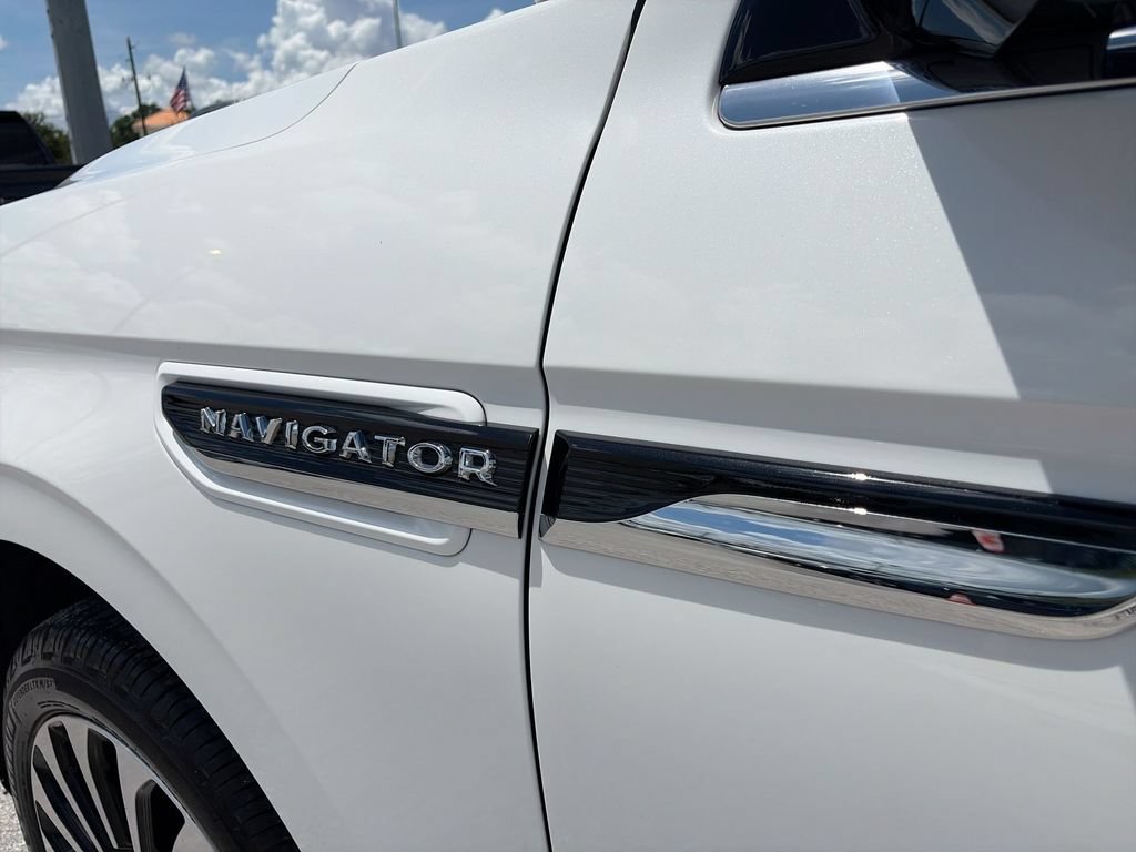 Used 2024 Lincoln Navigator Black Label AWD/4WD image 39