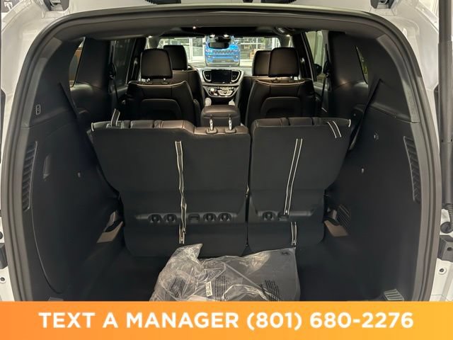New 2026 Chrysler Pacifica Limited w/ S Appearance Package FWD image 25