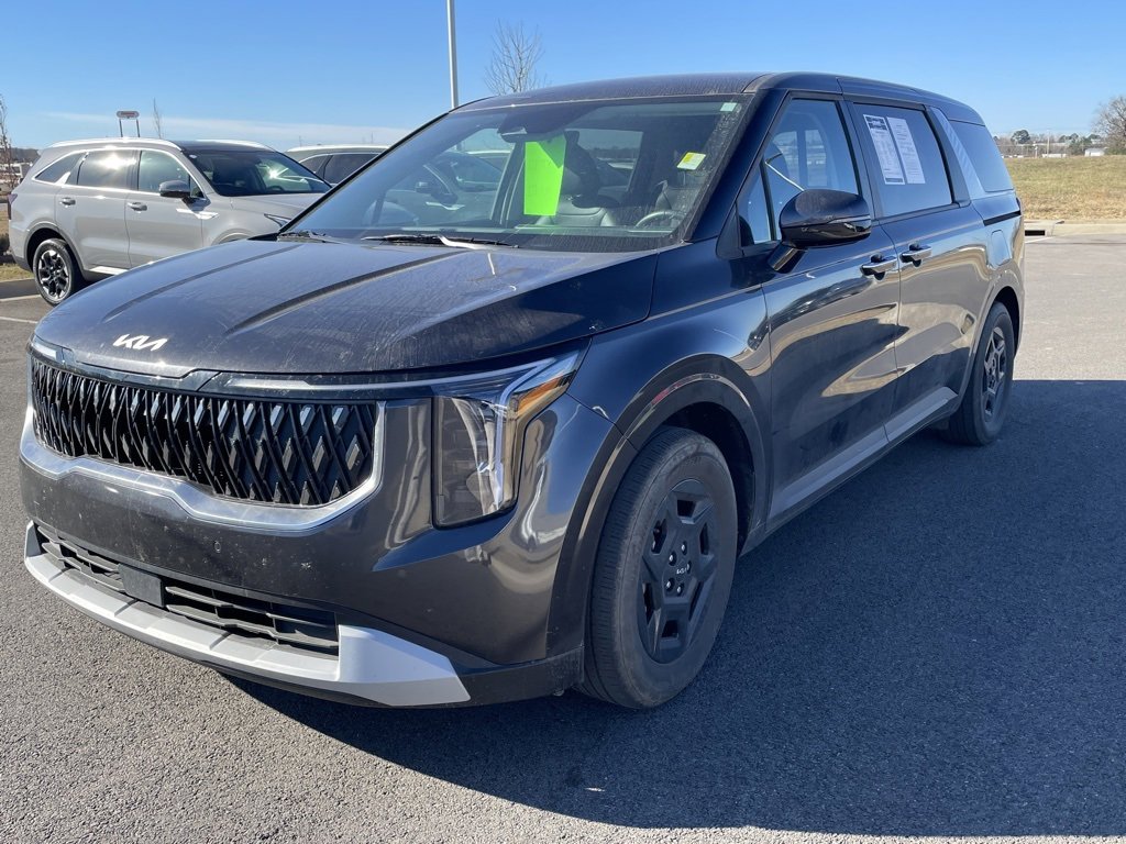 Certified 2025 Kia Carnival image 3
