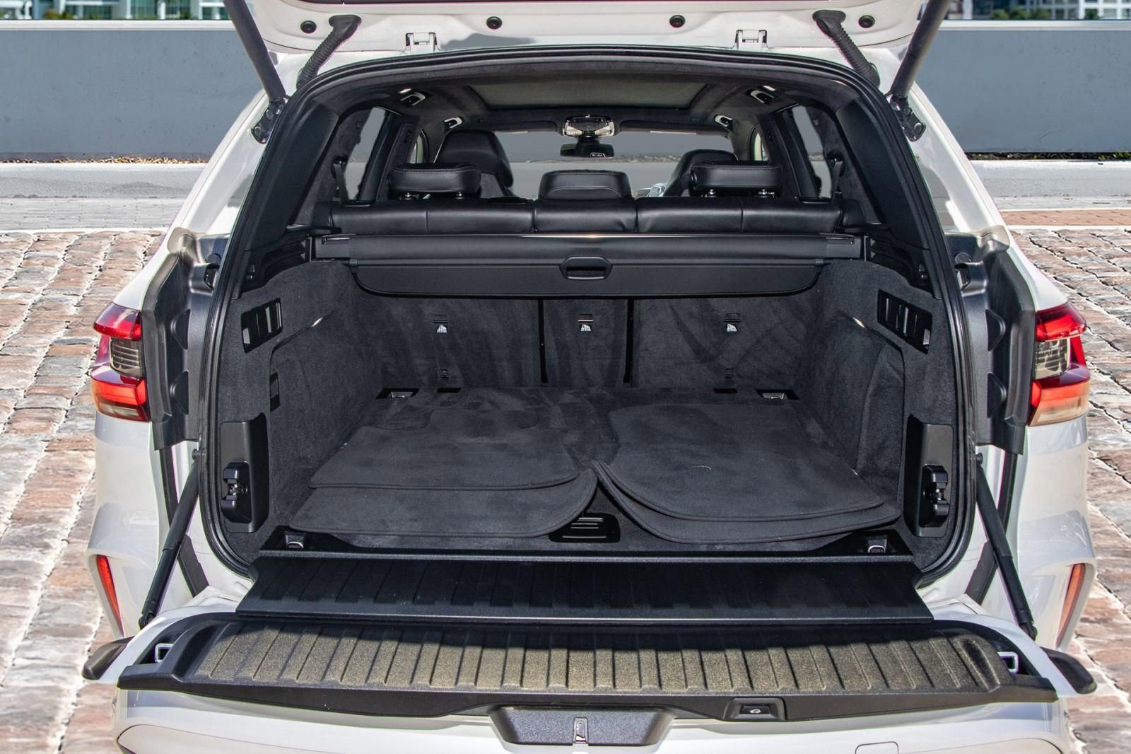 Used 2021 BMW X5 M w/ Executive Package image 10