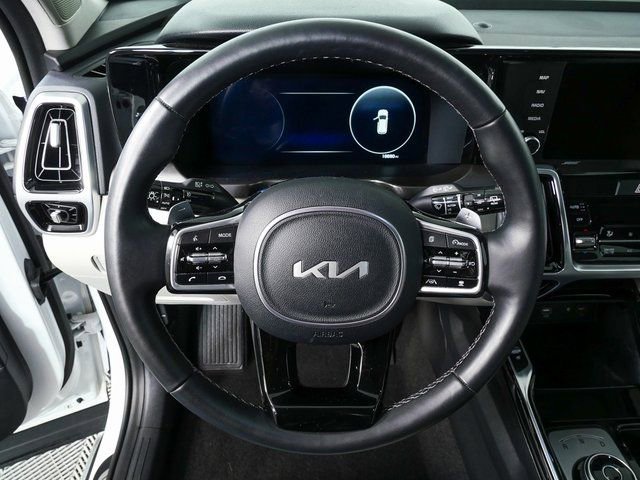 Used 2023 Kia Sorento SX Prestige w/ Panoramic Sunroof Package image 9