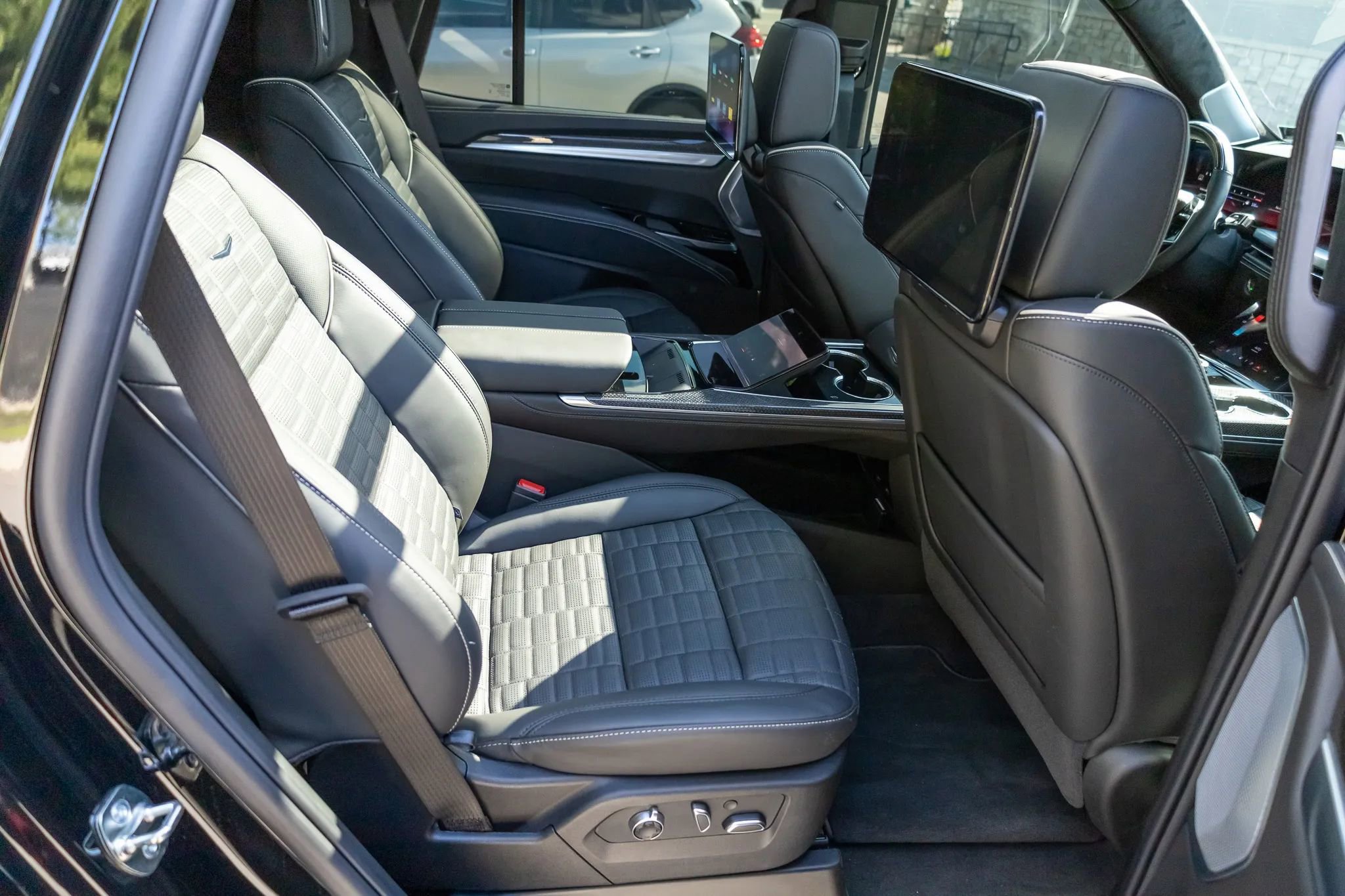 Used 2026 Cadillac Escalade V AWD/4WD image 74