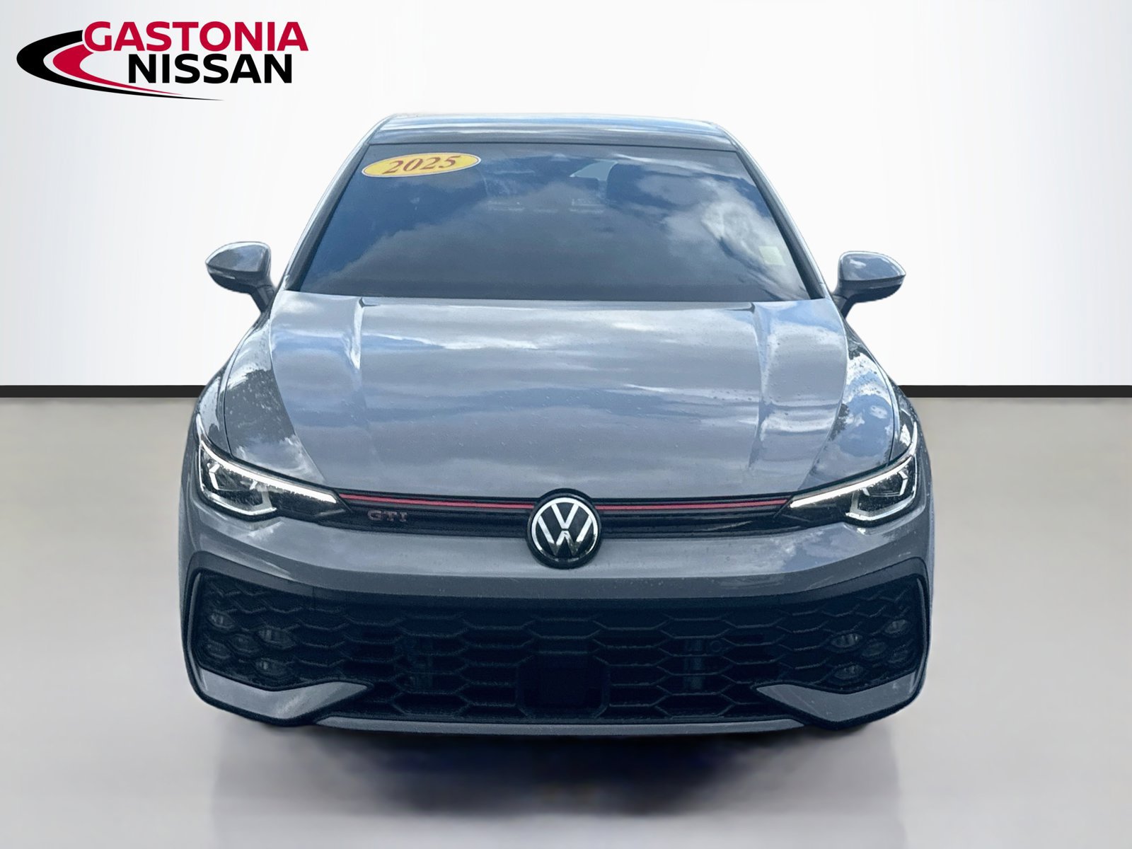 Used 2025 Volkswagen GTI SE FWD image 2