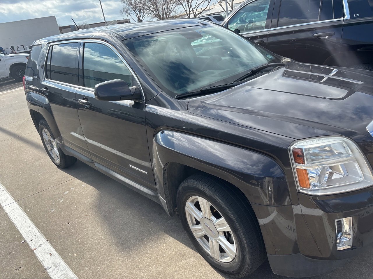 Used 2015 GMC Terrain SLE image 2