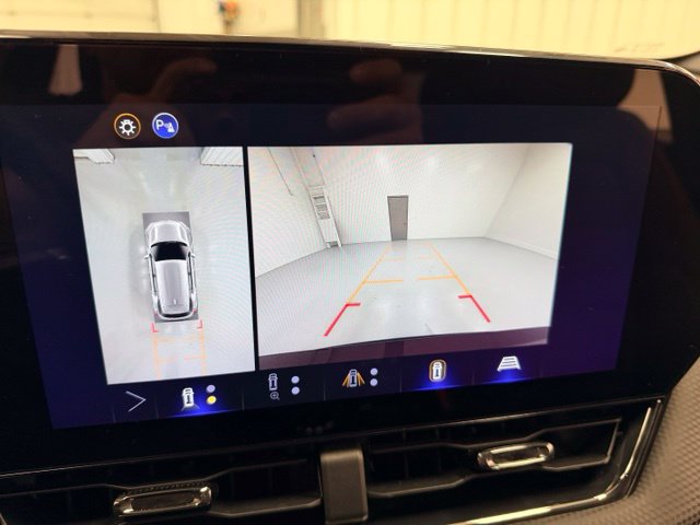 Certified 2026 Chevrolet Equinox RS w/ Convenience Package III AWD/4WD image 13