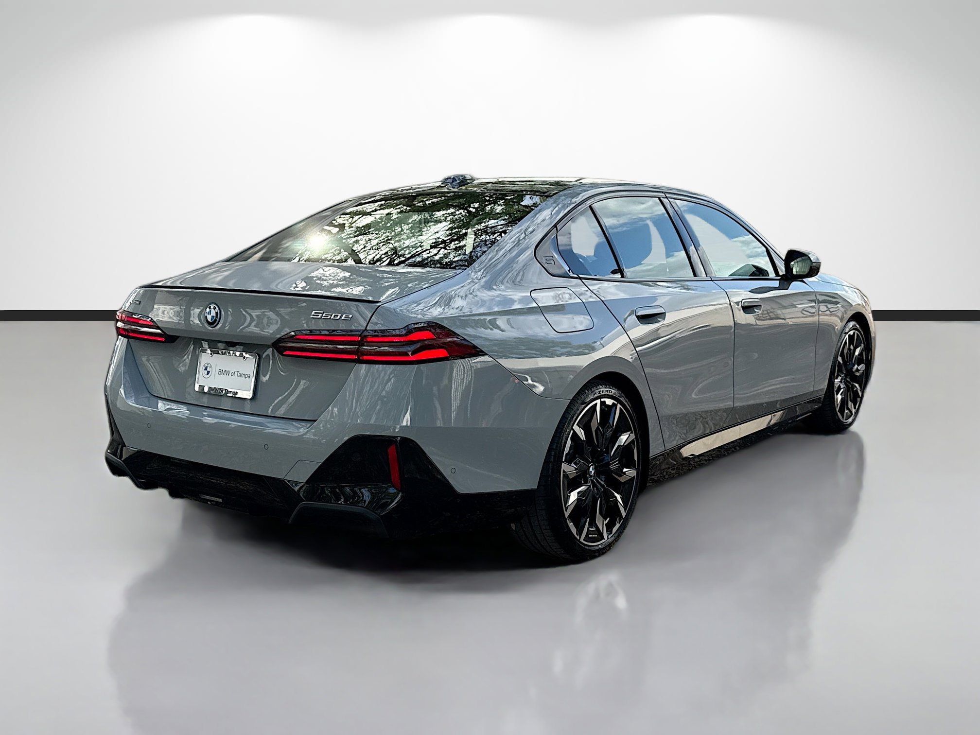 New 2026 BMW 550e xDrive w/ Executive Package AWD/4WD image 3