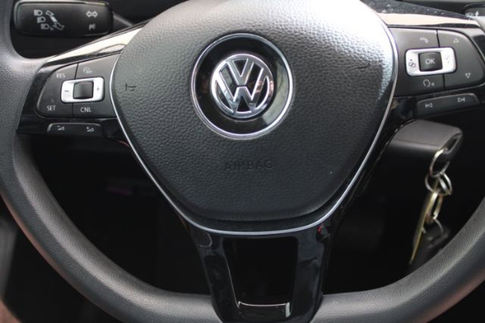 Used 2018 Volkswagen Tiguan S w/ Front Fog Lights Package image 23