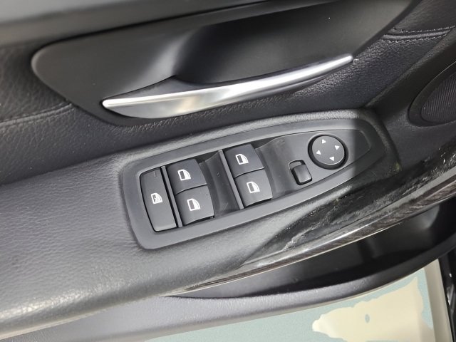Used 2015 BMW 320i xDrive Sedan AWD/4WD image 23