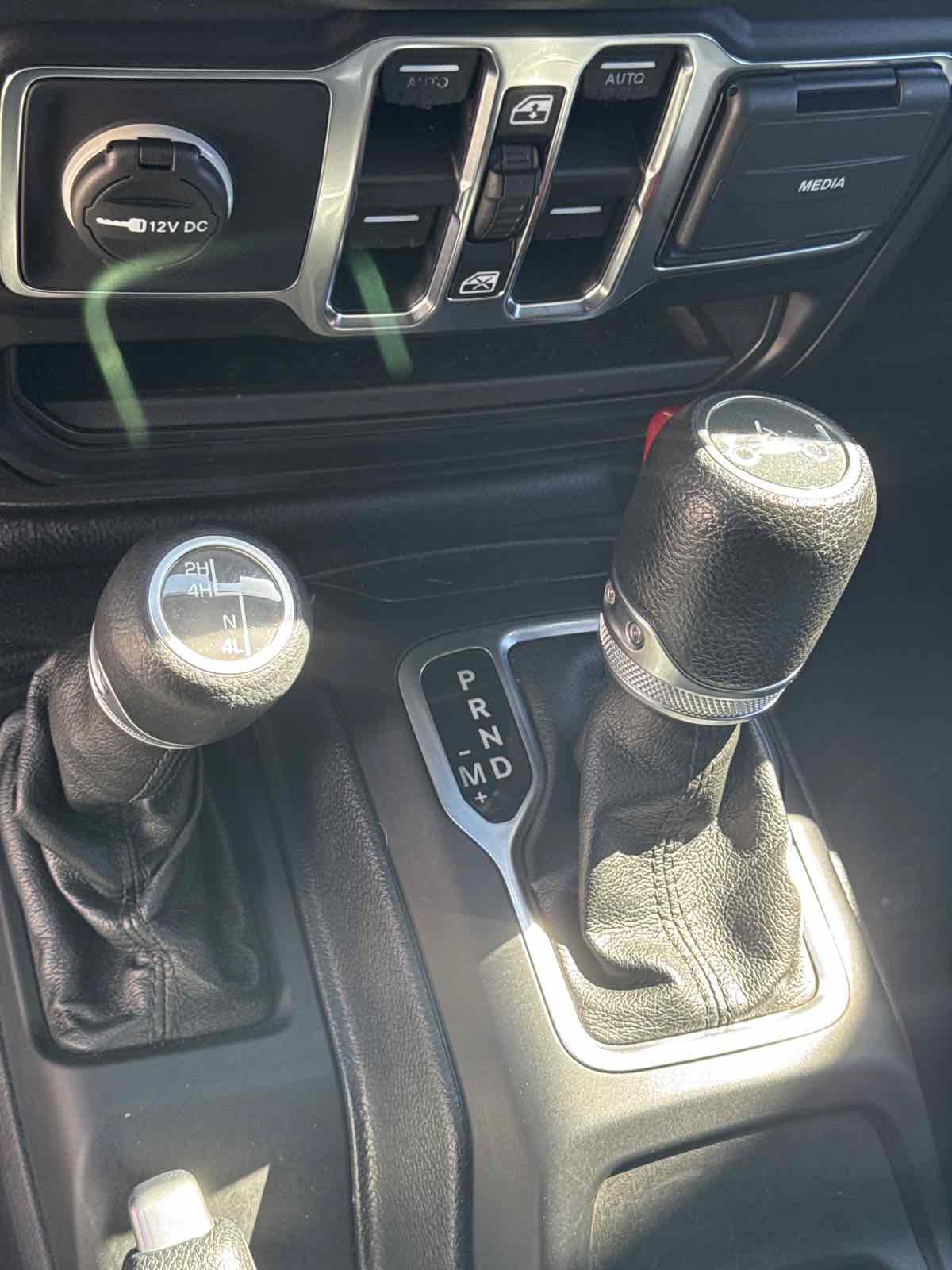 Used 2018 Jeep Wrangler Unlimited Sport S AWD/4WD image 16