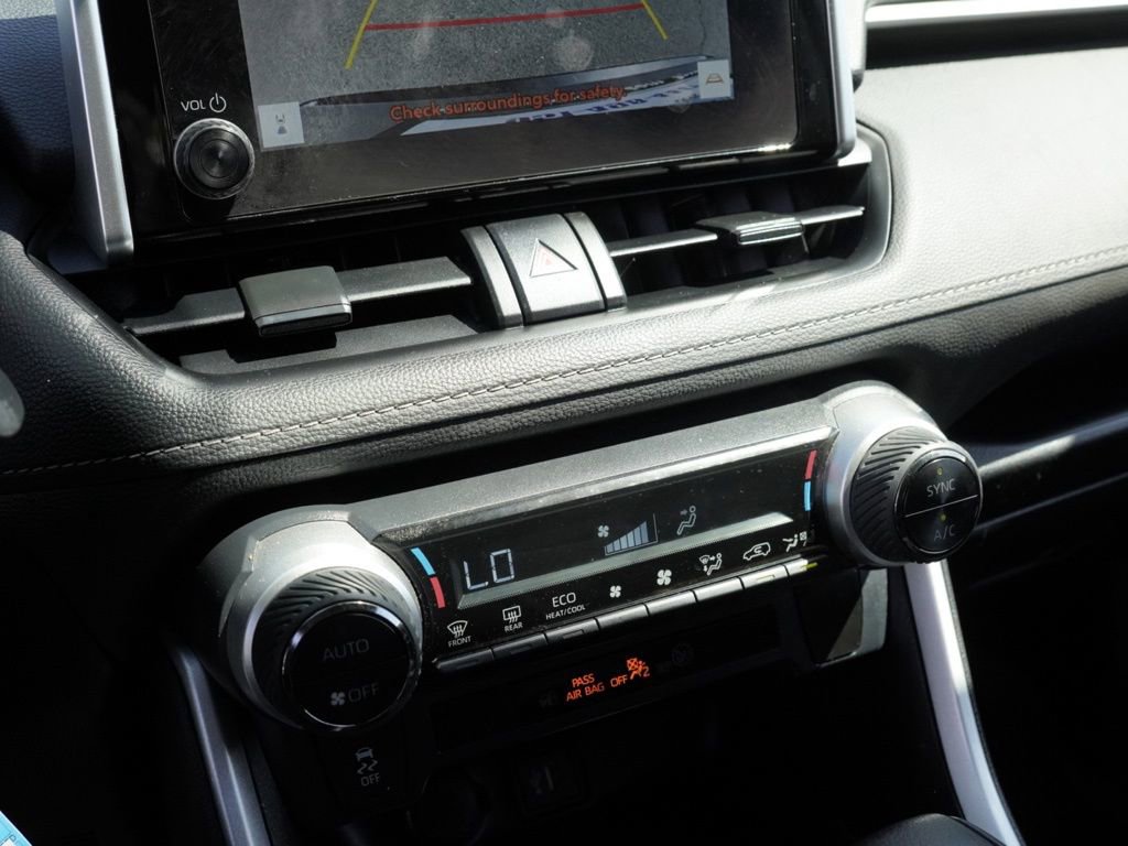 Used 2023 Toyota RAV4 LE AWD/4WD image 16