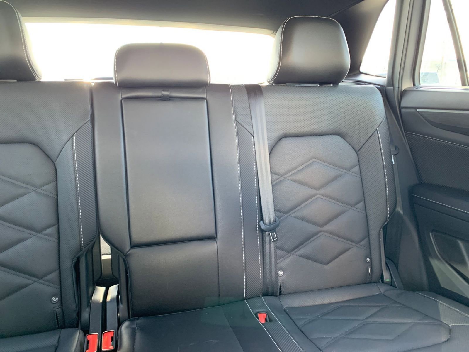 Used 2025 Volkswagen Atlas Cross Sport SE image 38