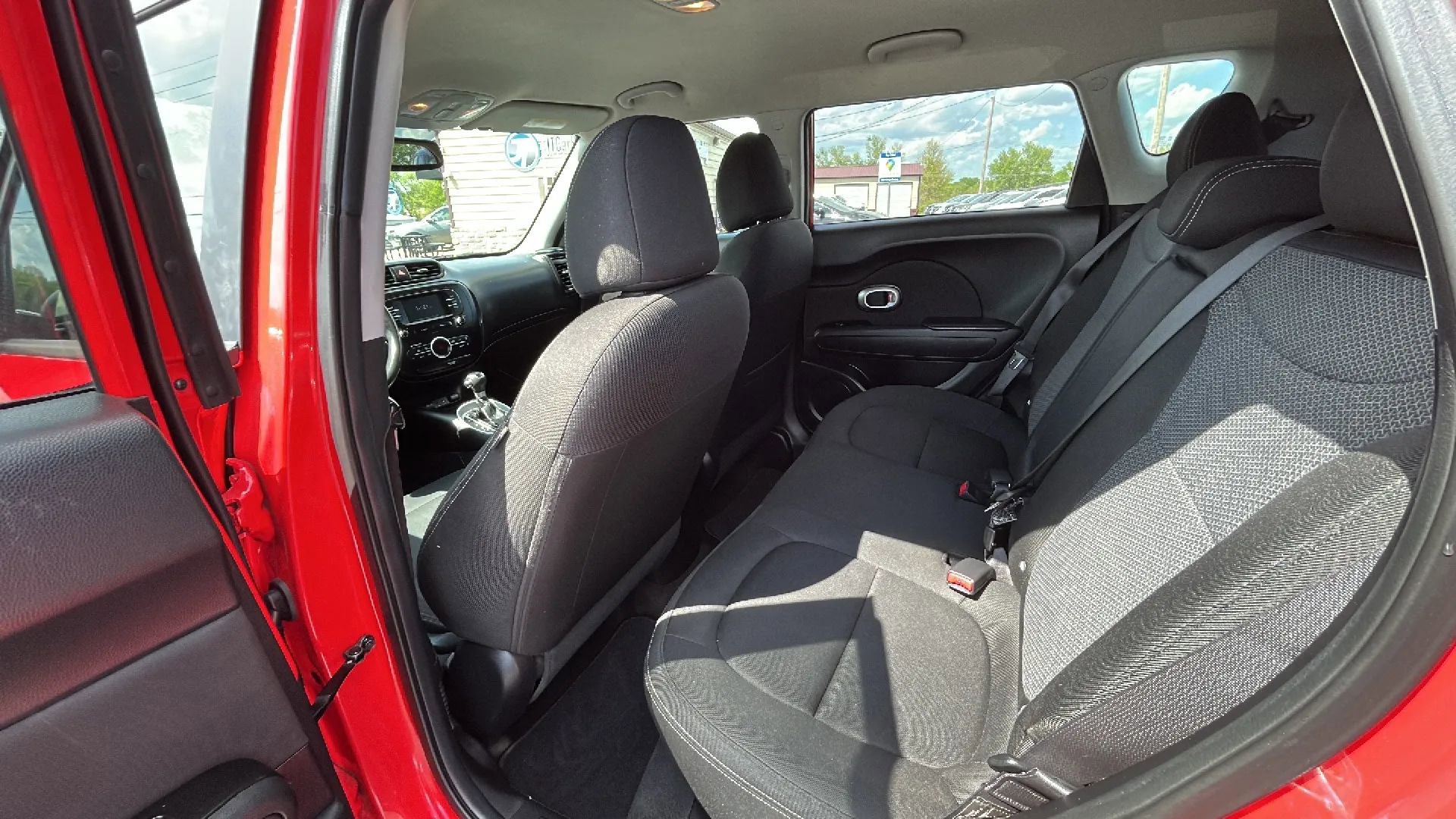 Used 2017 Kia Soul + FWD image 12