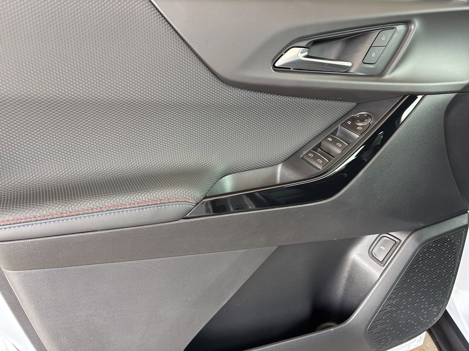 New 2026 Chevrolet Equinox RS w/ Safety and Technology Package FWD image 11