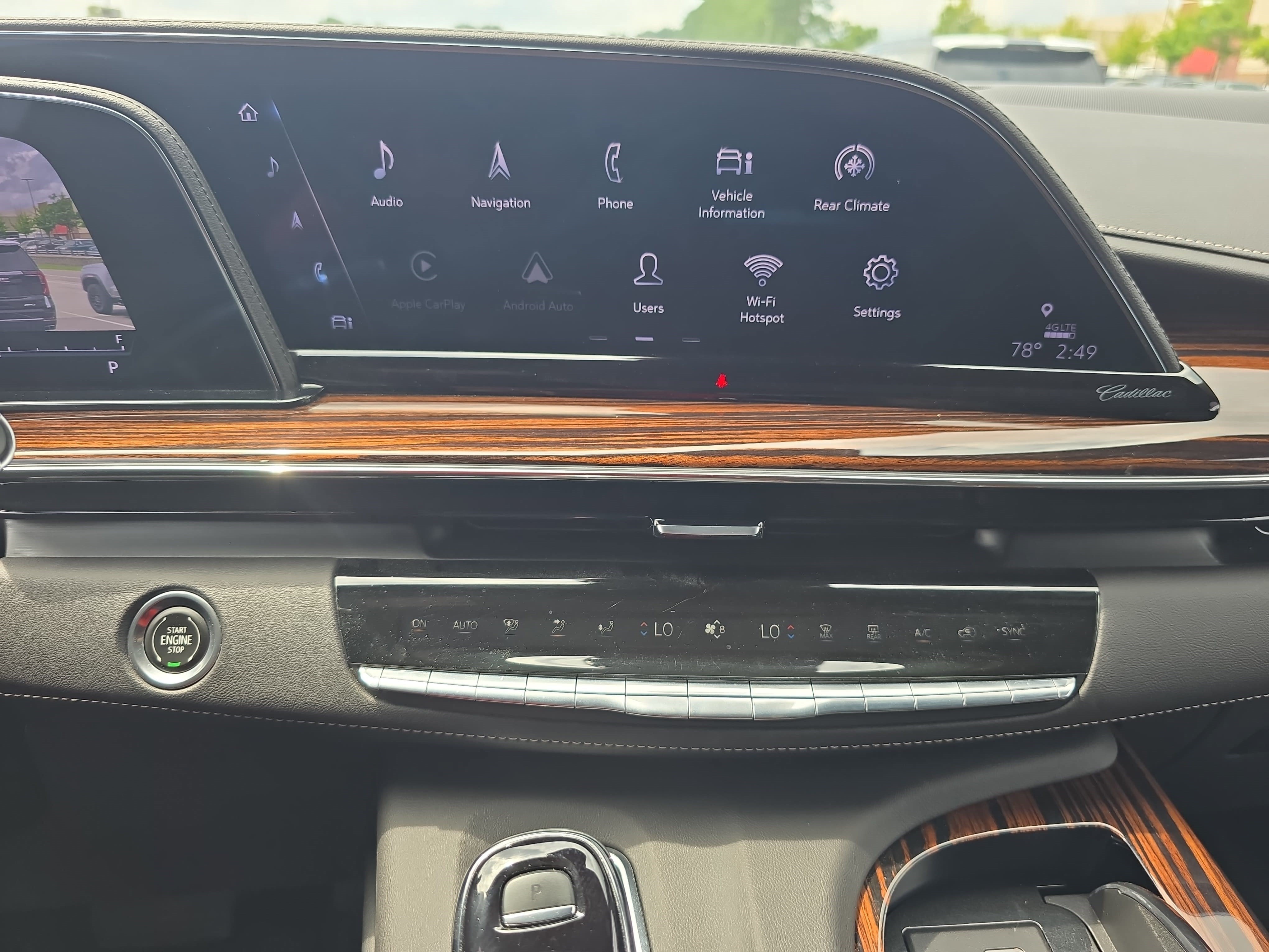 Used 2023 Cadillac Escalade Premium Luxury AWD/4WD image 21