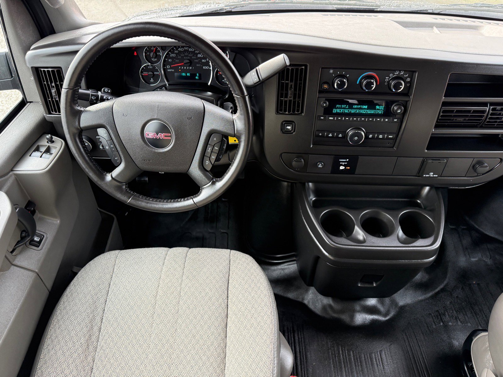 Used 2023 GMC Savana 2500 image 18