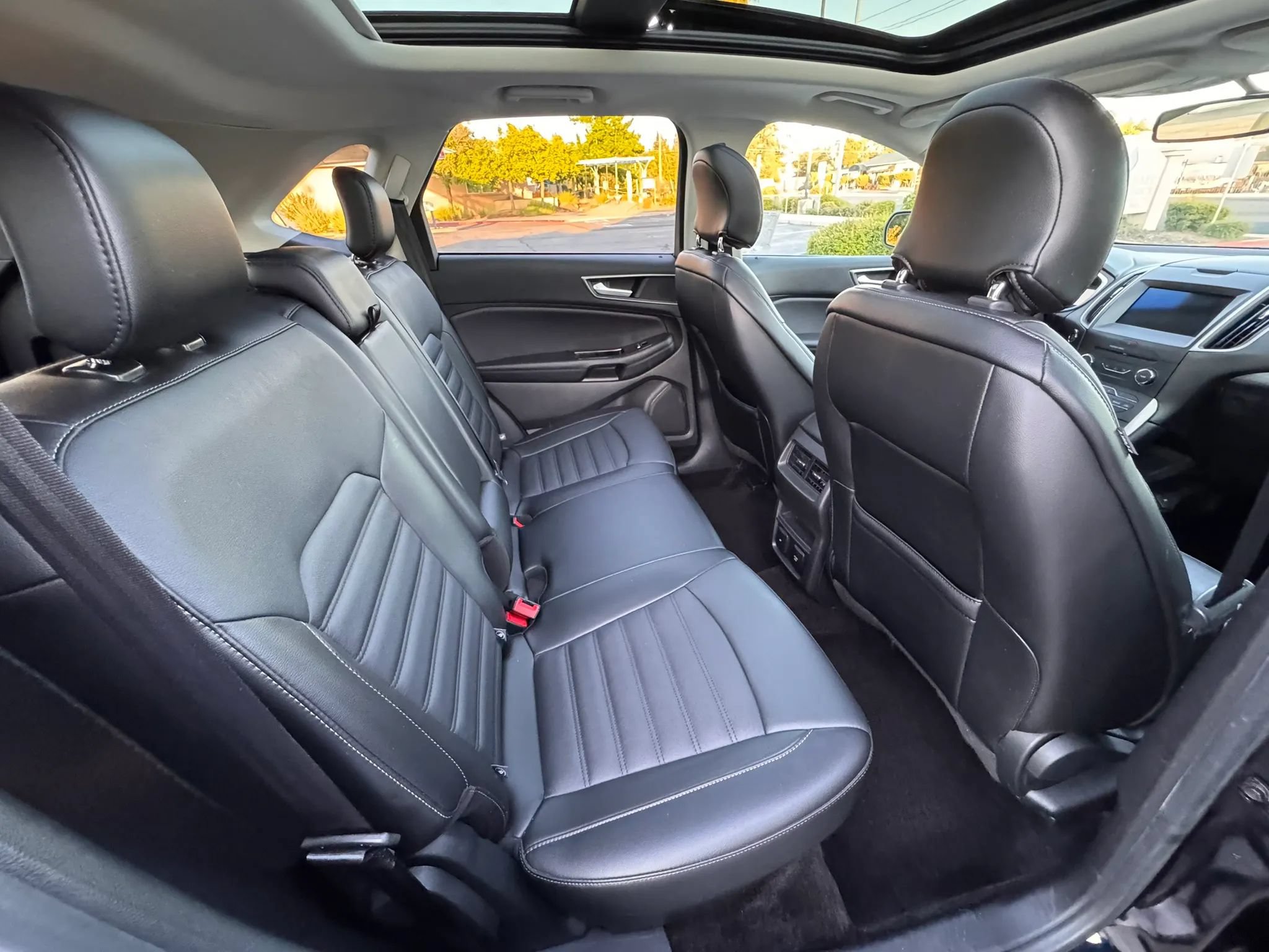 Used 2016 Ford Edge SEL w/ Equipment Group 201A FWD image 15