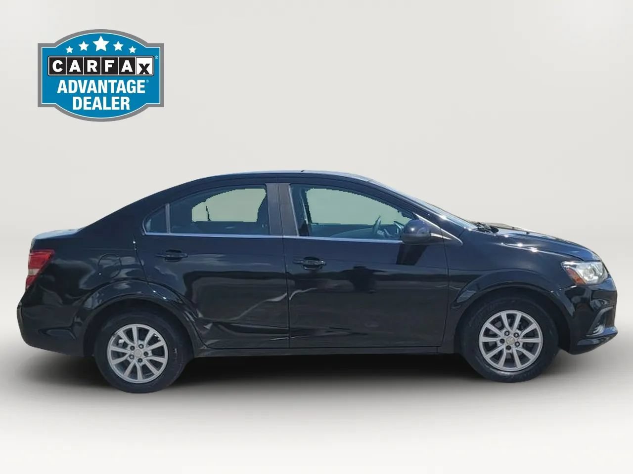 Used 2017 Chevrolet Sonic LT FWD image 4
