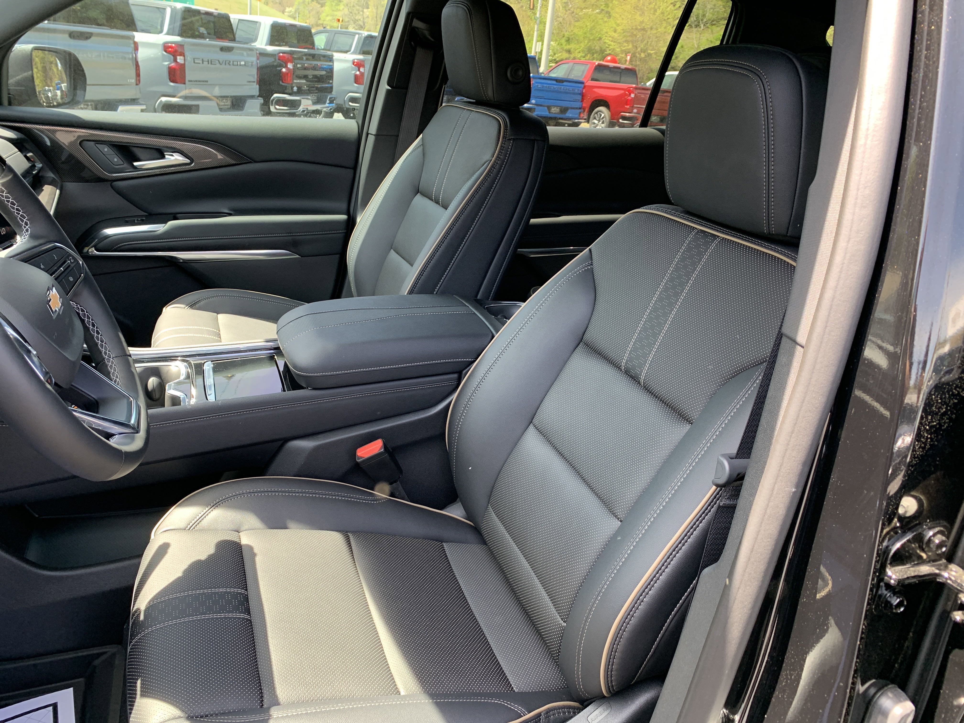 New 2025 Chevrolet Traverse High Country w/ LPO, Floor Liner Package image 11