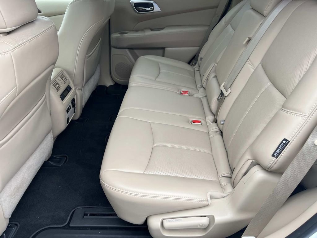 Used 2019 Nissan Pathfinder Platinum image 13