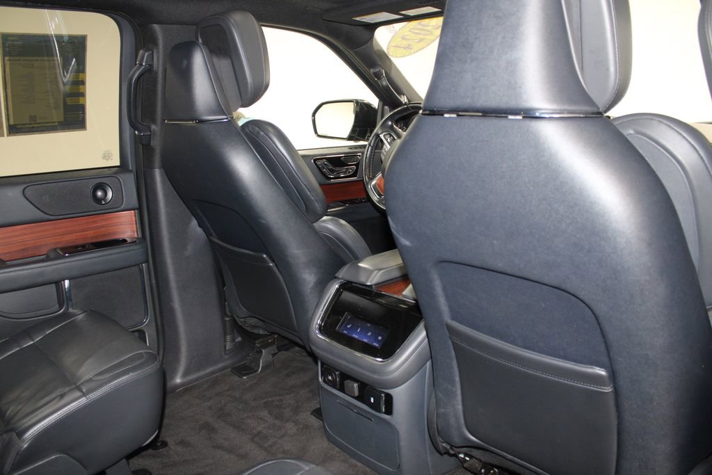 Used 2024 Lincoln Navigator Reserve image 37