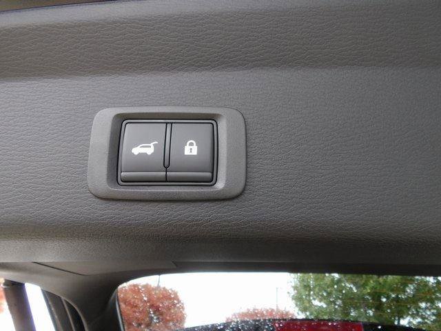 New 2025 Mitsubishi Outlander SE image 11