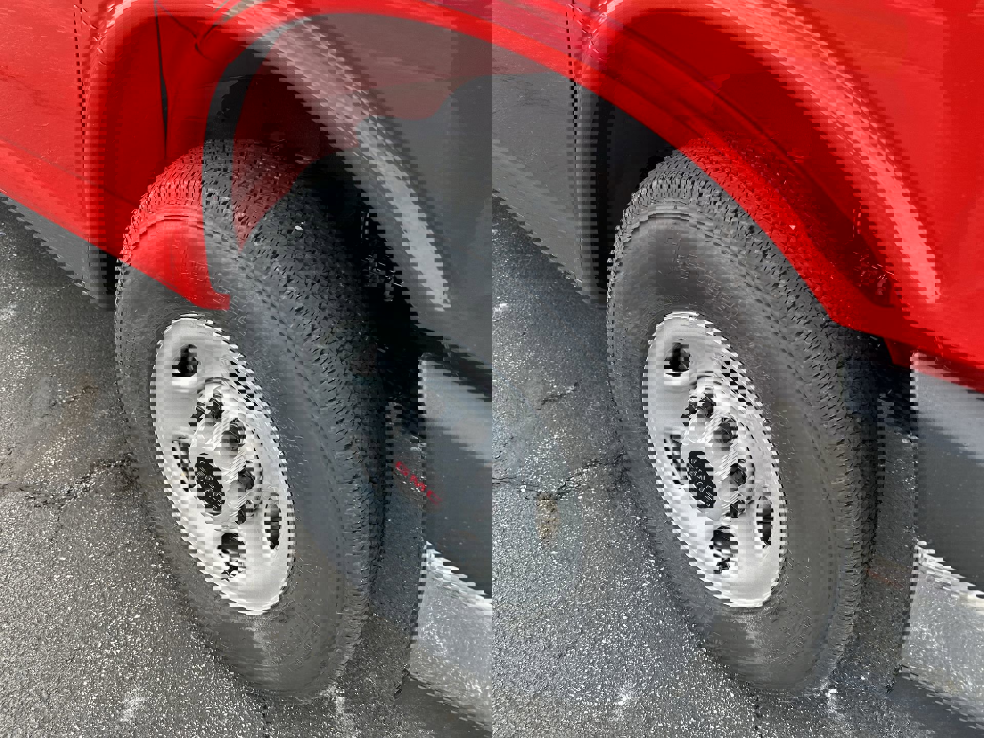 New 2026 GMC Savana 2500 w/ Driver Convenience Package image 10