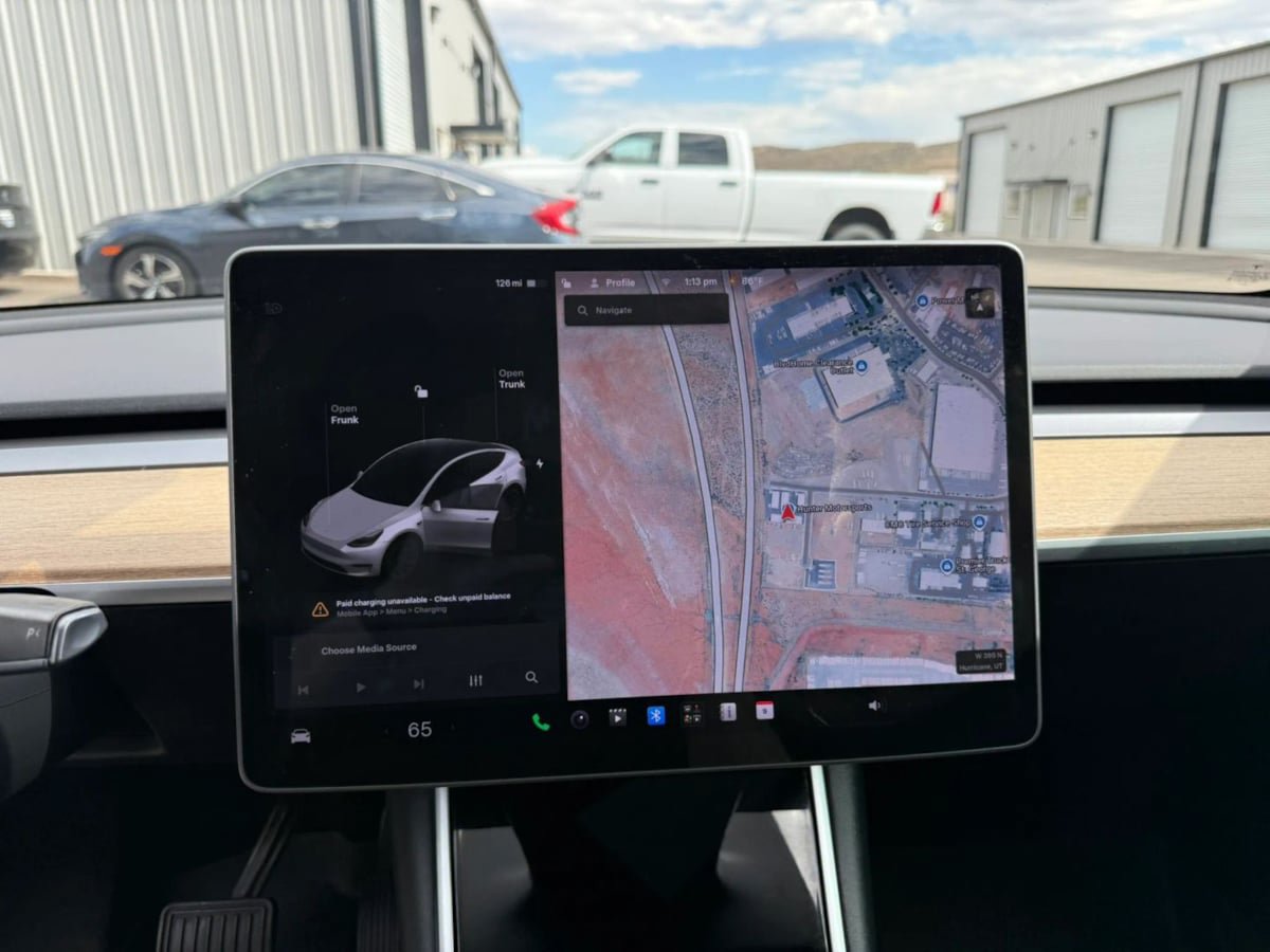 Used 2021 Tesla Model Y Long Range AWD/4WD image 25