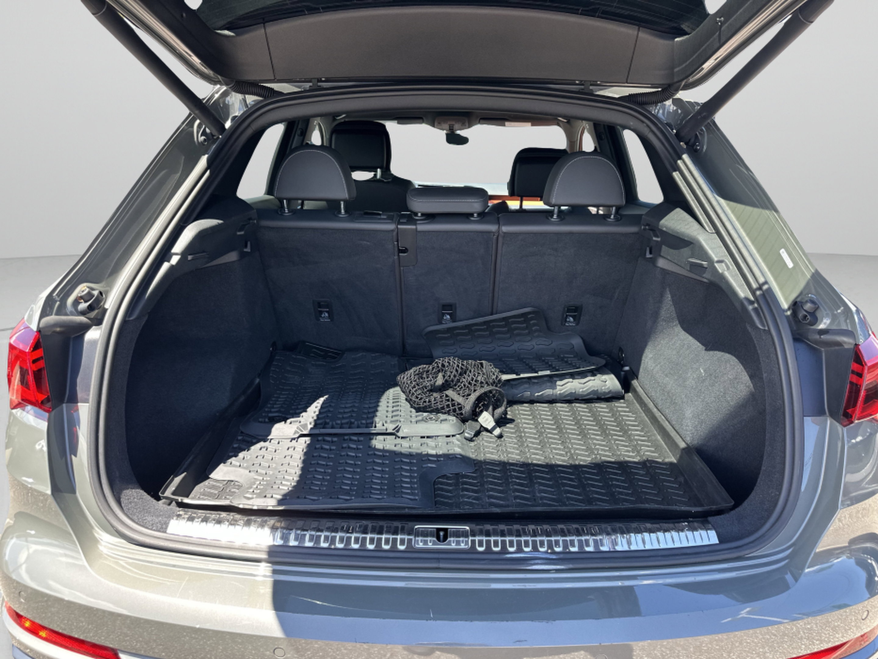 Used 2019 Audi Q3 2.0T Premium Plus w/ Premium Plus Package AWD/4WD image 8