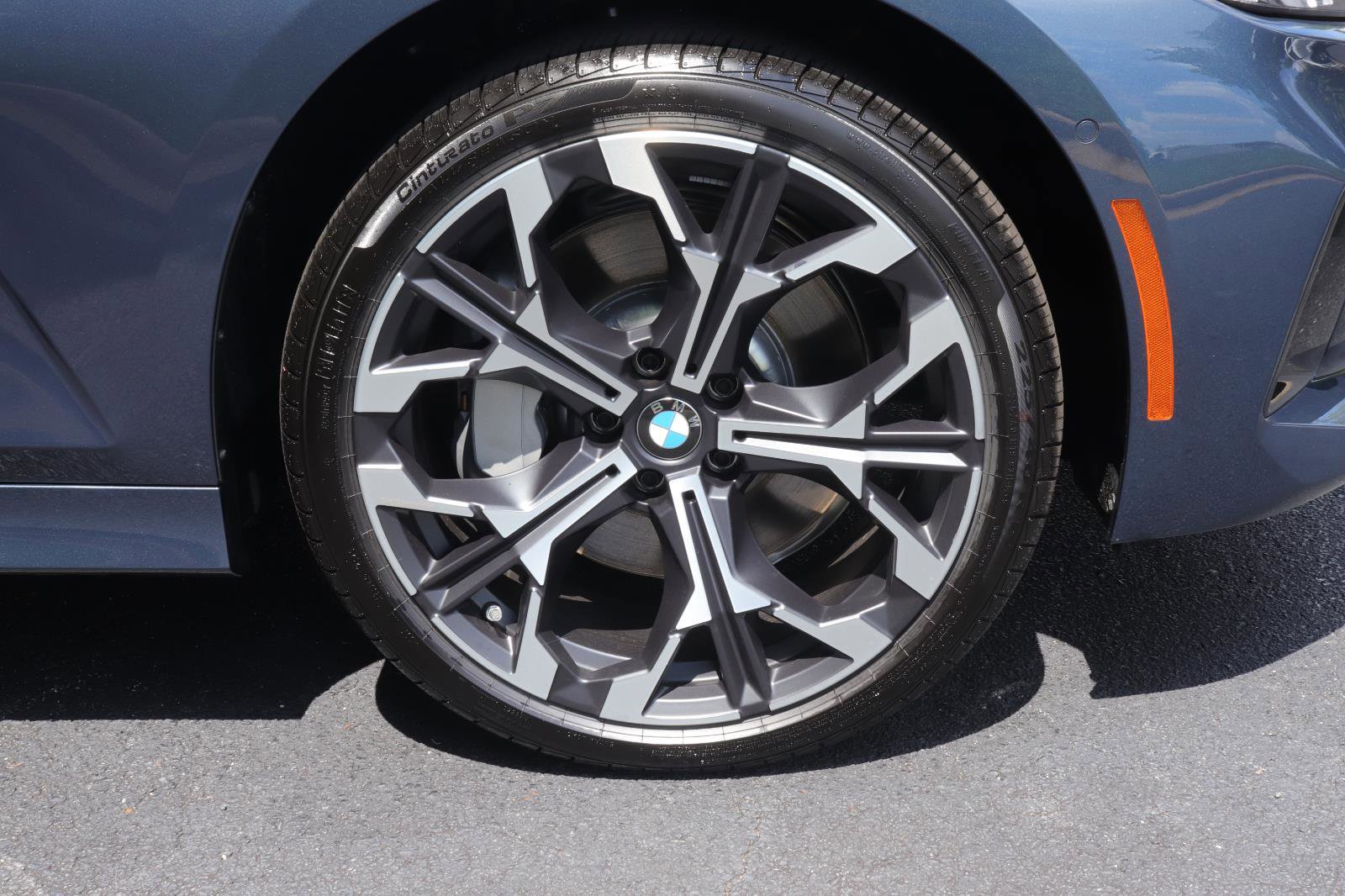 New 2025 BMW 330i Sedan w/ Convenience Package image 40