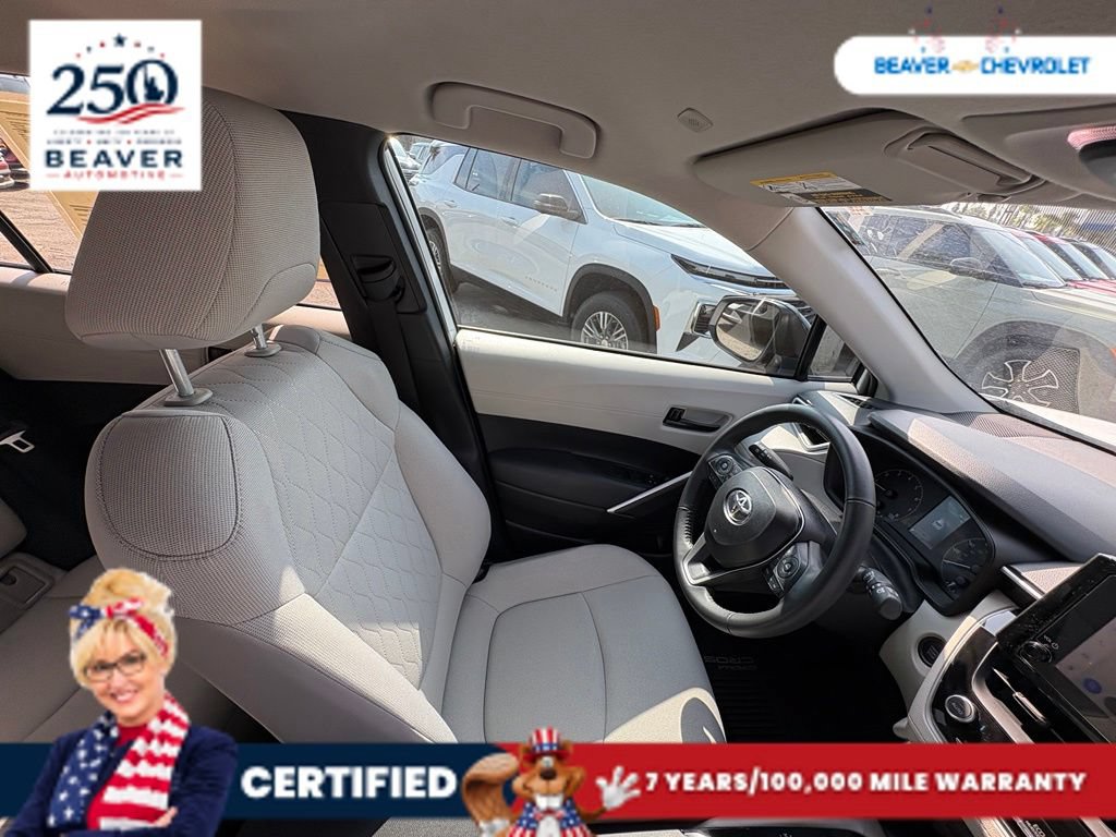 Used 2025 Toyota Corolla Cross LE FWD image 26