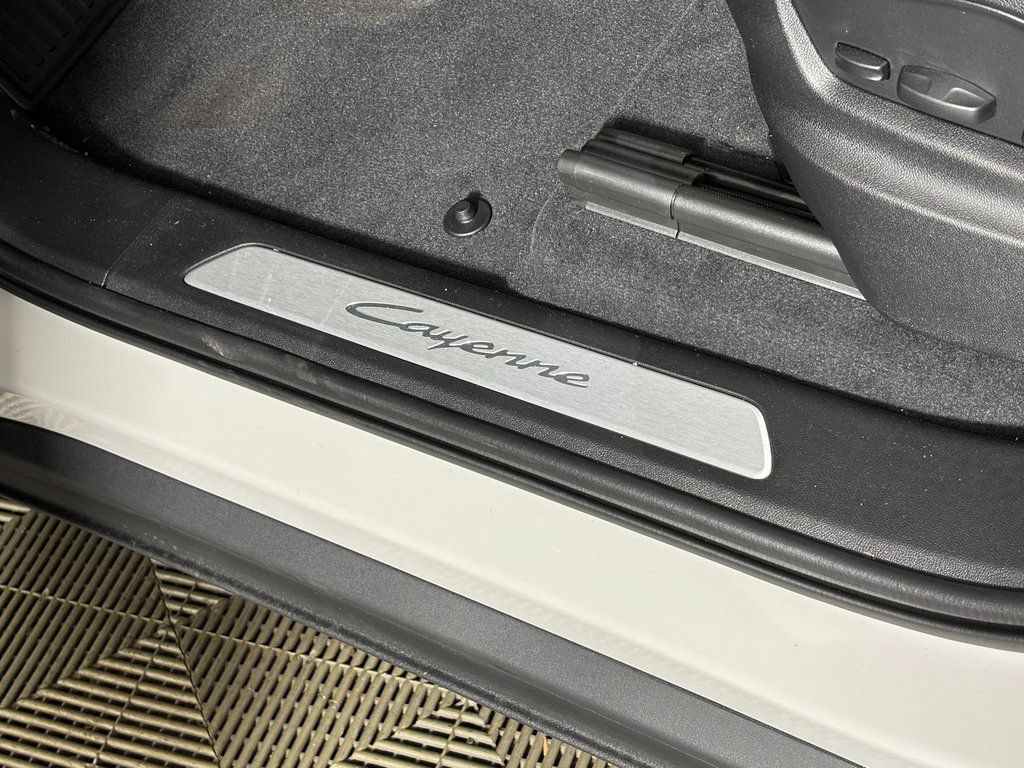Certified 2026 Porsche Cayenne AWD/4WD image 18