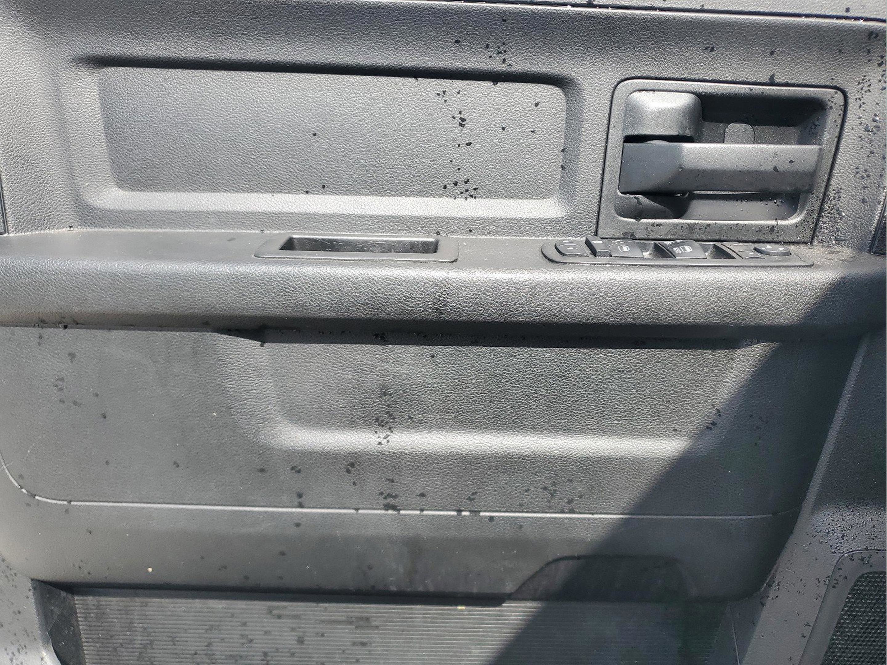 Used 2018 RAM 2500 Tradesman w/ Chrome Appearance Group image 16