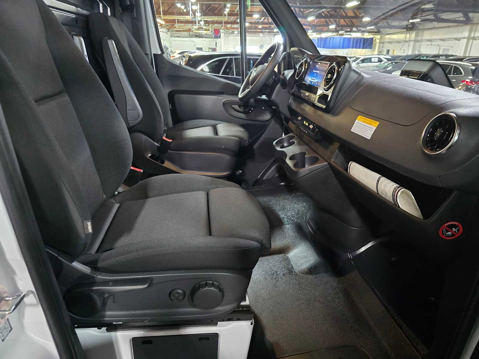 Used 2025 Mercedes-Benz Sprinter 2500 image 11